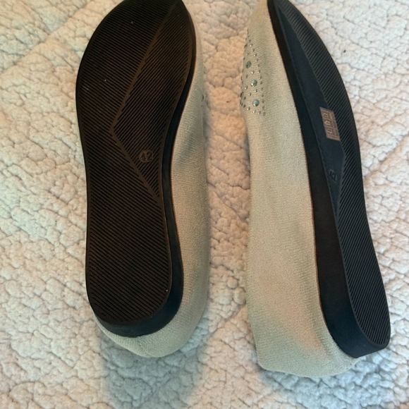 Elegant Beige Women's Flats - Picture 2 of 2